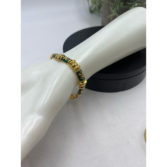 Joan Rivers Signed Vintage Gold Tone and Green Enamel Bracelet Snap Closure - Picture 6 of 10